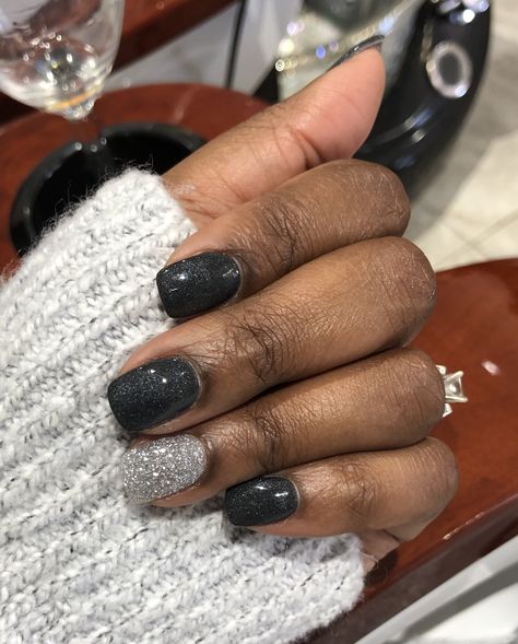 Dip Nails Dark Colors, Charcoal Gray Nails, December Nail Ideas Gel, Christmas Nails Dip Powder, Grey And Black Nails, Dark Grey Nails, Gray Nails, Dark Nails, Short Square Acrylic Nails