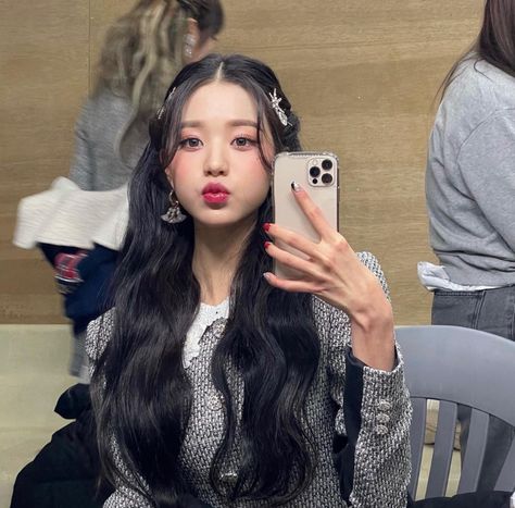 - wonyoung shared by 𝓂𝒶𝓃𝒹𝓎 on We Heart It Iz One Wonyoung, Chica Cool, Korean Idol, Iz One, Kpop Girl Groups, Ulzzang Girl, Instagram Update, Korean Girl, A Girl