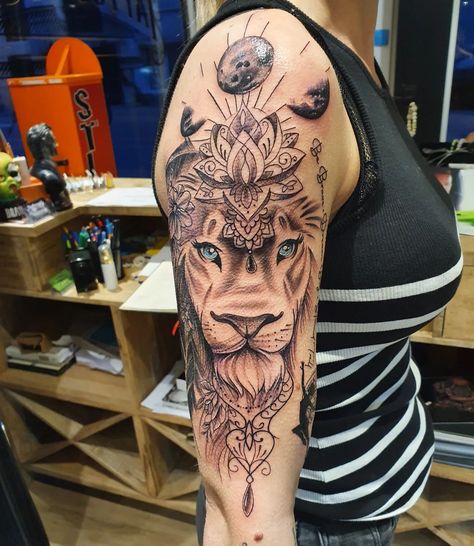 Black and grey Lion tattoo! Thanks Steffi 🙌💪 #inksizion #liontattoo #blackandgreyallday #blackandgreylion #blackandgreyliontattoo Tattoo With Moon, Moon And Fairy, Tattoo Moon, Moon Fairy, Fairy Tattoo, Lion Tattoo, March 27, Moon Tattoo, Arm Tattoo