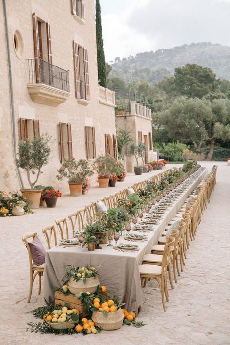 Tuscan Wedding Theme, Mediterranean Wedding, Rustic Italian, Rustic Wedding Inspiration, Tuscan Wedding, Outdoor Dinner, Roman Holiday, Salou, Tuscany Wedding