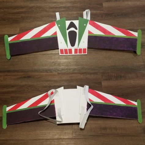 Disfraz Buzz Lightyear, Buzz Lightyear Wings, Disfraz Toy Story, Lightyear Costume, Wings Diy, Buzz Lightyear Costume, Toy Story Halloween, Book Character Day, Toy Story Costumes