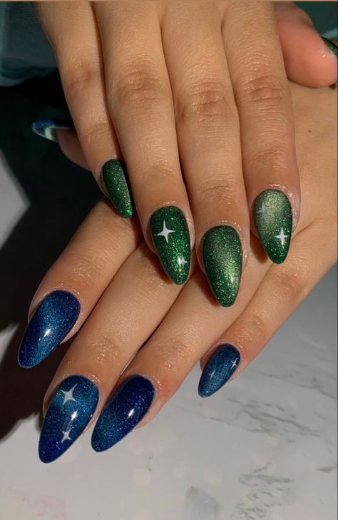 Green And Blue Nails Short, Blue And Green Short Nails, Jewel Tone Nails Acrylic, Navy Blue And Green Nails, Green And Blue Nail Ideas, Cute Polygel Nail Designs, Dark Blue And Green Nails, Green Blue Nails Ideas, Dark Blue Green Nails