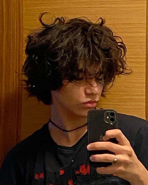 Messy Hair Boy, Vampire Bride, Men Haircut Curly Hair, Short Grunge Hair, Hair Inspiration Short, Being Creative, Interesting Images, Boys With Curly Hair, Fluffy Hair