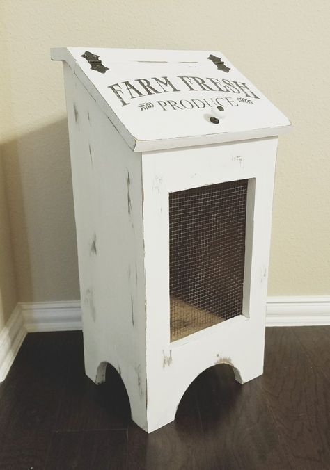 Tater Box Makeover, Potato Bin Makeover, Potato Bins, Vintage Booth Display Ideas, Potato Box, Potato Bin, Pallet Craft, Vintage Booth Display, Onion Storage