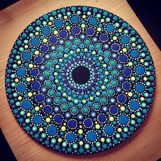 Kelly Theresa (@kellytheresa.dotartist) • Instagram photos and videos Mandala Art On Circle Canvas, Painting Ideas On Circle Canvas, Painting On Circle Canvas, Printable Art Templates, Circle Canvas, Painted Mandala, Mandalas Painting, Mandalas Drawing, Record Art