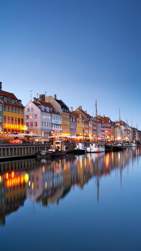 Denmark Beautiful Places, Copenhagen Travel Aesthetic, Copenhagen Astethic, Cophengan Denmark, Denmark Wallpaper, Copenhagen Wallpaper, Denmark Culture, Copenhagen Denmark Aesthetic, Copenhagen Vibes