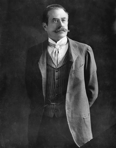 Suzannah Lessard’s 1996 profile of her great-grandfather Stanford White, the architect who designed Madison Square Garden and the Washington Square Arch and who was murdered in 1906. Society Pictures, Jealous Husband, Stanford White, Evelyn Nesbit, Rich And Famous, Famous Architects, Washington Square, Gibson Girl, Gilded Age