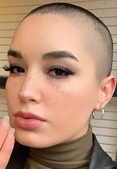 Bald Women Style, Girls With Buzzcut, Bald Aesthetic, Women With Shaved Heads, Buzzcut Woman, Bald Hairstyles, Buzz Cut Women, Shaved Hair Women, Girls With Shaved Heads