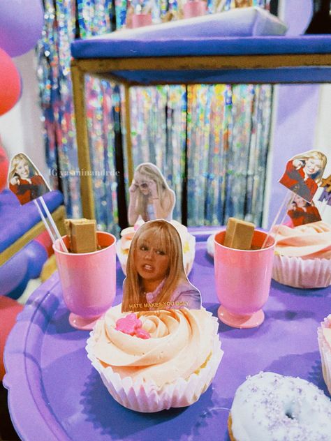 Hannah Montana Birthday Party Ideas, Hannah Montana Themed Party, Hannah Montana Party Decorations, Dcom Party, Hannah Montana Party Ideas, Hannah Montana Bachelorette Party, Disney Channel Party, Hannah Montana Birthday Party, Hannah Montana Party