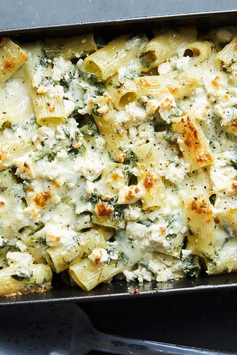 Spanakopita Pasta, Dinner Ideas Vegetarian, Easter Dinner Ideas, Feta Recipe, Vegetarian Comfort Food, Feta Recipes, Feta Pasta, Nyt Cooking, Spinach And Feta