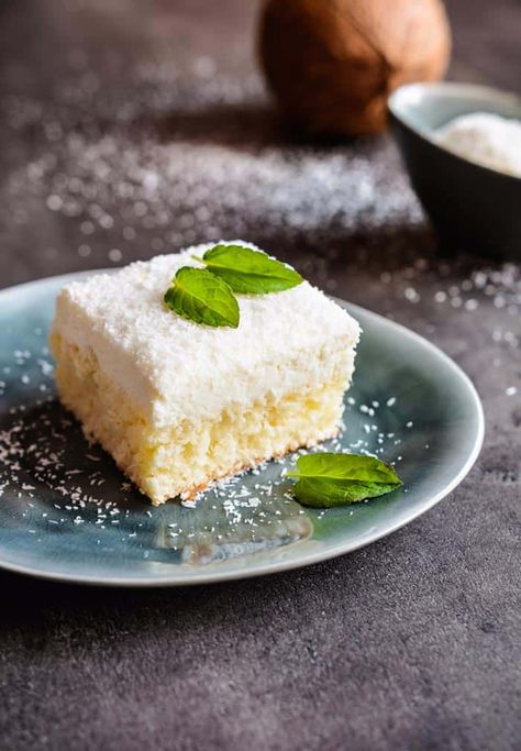 Brazil Desserts, Traditional Brazilian Food, Brazilian Food Traditional, Coconut Cream Cheese Frosting, Brazil Food, Brazilian Recipes, Brazilian Desserts, Brazilian Dishes, Coconut Frosting