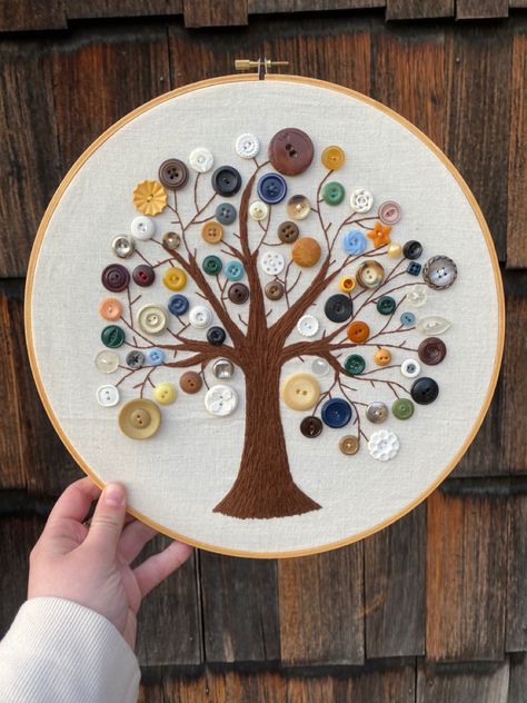 heirloom buttons inroporated into tree embroidery #embroidery #buttons Button And Embroidery Art, Button Decorations On Clothes, Buttons Art Ideas, Embroidery With Buttons Ideas, Button Embroidery Ideas, Button Designs Ideas, Button Tree Craft, Button Embroidery Design, Art With Buttons