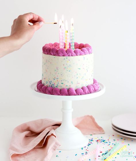 Bolo Vintage, Cake Photography, Funfetti Cake, Buttercream Recipe, Vintage Cake, Buttercream Cake, Cake Batter, Pretty Cakes, Cute Cakes