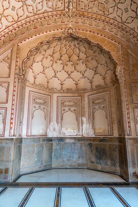 Lahore Badshahi Mosque 182. Lahore Badshahi Mosque Picturesque Breathtaking Interior View of Mihrab on a Sunny Blue Sky Day stock images Badshahi Mosque Interior, Lahore Badshahi Mosque, Royal Architecture, Mosque Interior, Badshahi Mosque, Photoshoot Background, Niche Market, Wall Carvings, Sky Day