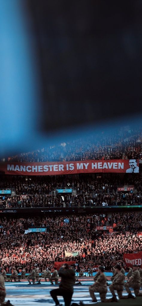 Manchester United Team Wallpaper, Man United Aesthetic, Man United Wallpapers, Manchester United Wallpapers, Football Aesthetics, Manchester United Wallpapers Iphone, Manchester United Art, Soccer Pics, Manchester United Team