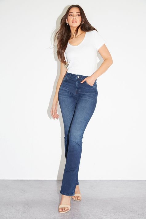 Heels With Bootcut Jeans, Bootcut Jeans With Heels, Tall Girls Outfits, Poses For Tall Women, Must Have Jeans For Women, Tall Girl Jeans, Clg Outfits, Beauty Manifestation, Womens Bootcut Jeans