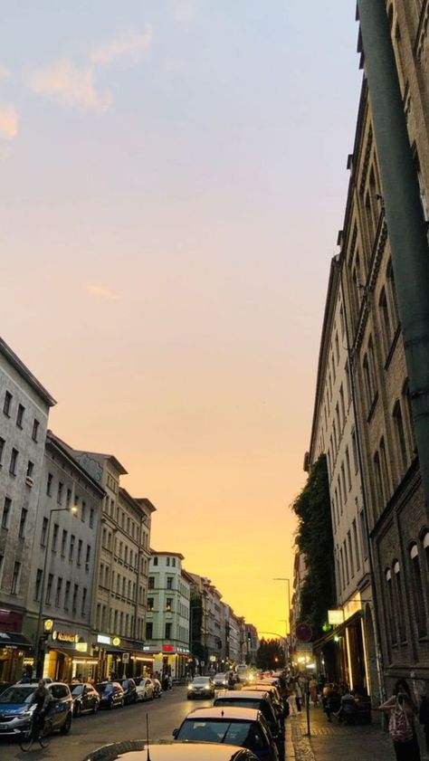 Berlin Aesthetic, Berlin Street, Cities In Germany, West Berlin, Berlin City, Photography Sunset, Sunset Orange, Orange Sky, Dream City