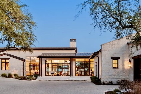 Modern Texas House Plans, Lake House Contemporary, Austin Modern Homes, Custom Modern Home, H Shaped House Exterior, Hillcountry Texas Homes, Modern English Manor Exterior, Dream House Design Exterior, Modern Organic Landscape Design