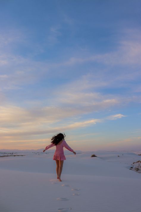 White Sand National Park Photoshoot, White Sands New Mexico Outfit, White Sands National Park Photoshoot, White Sands New Mexico Photoshoot, National Park Picture Ideas, Native Photoshoot, Vacation Manifestation, White Sands Photoshoot, White Sand National Park