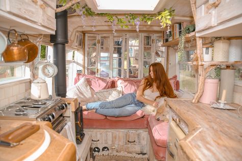 Shabby Chic Shuttle Bus Feels Like a Cozy Cottage on Wheels! Coquette Interior, Shabby Chic Campers, Bus Home, Retro Trailers, English Girl, Van Tour, Rv Bus, Bus Interior, Tiny House Talk