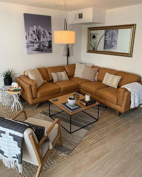 Camel Sofa Living Room Ideas, Room Creative Ideas, Tan Leather Couch Living Room, Tan Sectional, Leather Sectional Living Room, Floor Cushions Living Room, Brown Leather Couch Living Room, Paint Color Trends, Industrial Boho