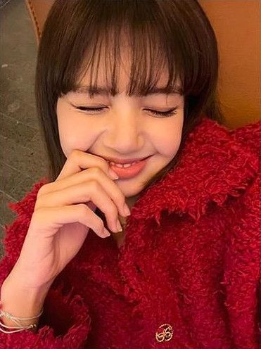 Lisa Bp, Lisa Rosé, Lalisa Manobal, Blackpink Photos, Blackpink Fashion, Lalisa Manoban, Blackpink Lisa, Yg Entertainment, South Korean Girls