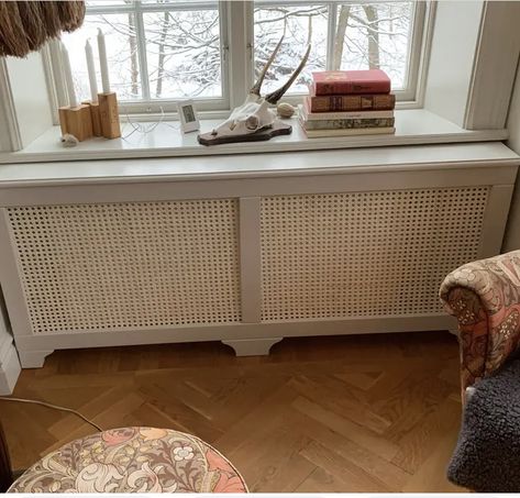 Bungalow Inspiration, Cover Electrical Panel, Amsterdam Houses, Electrical Panel, Radiator Cover, King George, Contemporary House, Bungalow, Hallway