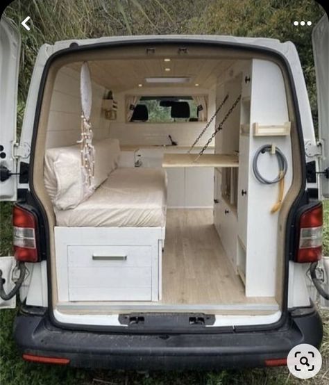 Campervan Office, Camper Van Interior Ideas, Van Interior Ideas, Van Adventure, Kombi Food Truck, Camper Van Interior, Ford Transit Connect Camper, Small Camper Vans, Astuces Camping-car