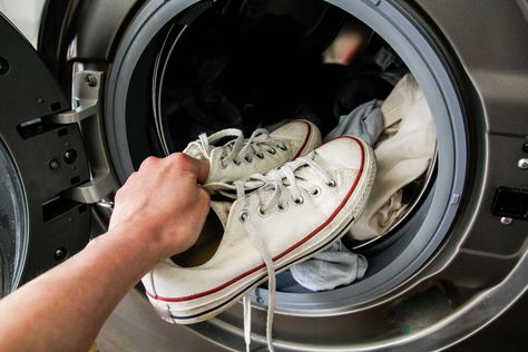 Rather than waiting for shoes to air-dry or drying your shoes in the dryer (which can cause shoe shrinkage, glue melting, or other shoe damage), try this TikTok hack for how to dry shoes safely and swiftly in the dryer. Shoe Odor Remover, Clean Suede Shoes, How To Clean White Shoes, Smelly Shoes, How To Wash Shoes, Clean Your Washing Machine, How To Clean Suede, Runner's World, Fabric Stains