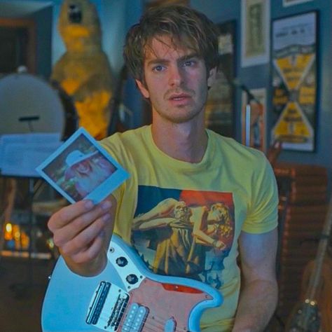 Andrew Garfield Under The Silver Lake, Andrew Garfield Aesthetic, Garfield Aesthetic, Under The Silver Lake, Andrew Garfield, Silver Lake, Aesthetic Icon, Mood Board, Historical Figures