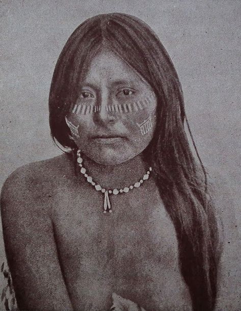 20 Amazing Pictures of North American Indians in the Early 1920s ~ Vintage Everyday Ancient Drawings, Indian Quotes, American Quotes, Native American Quotes, Indian History, Native American History, American Woman, Indigenous Art, American Culture