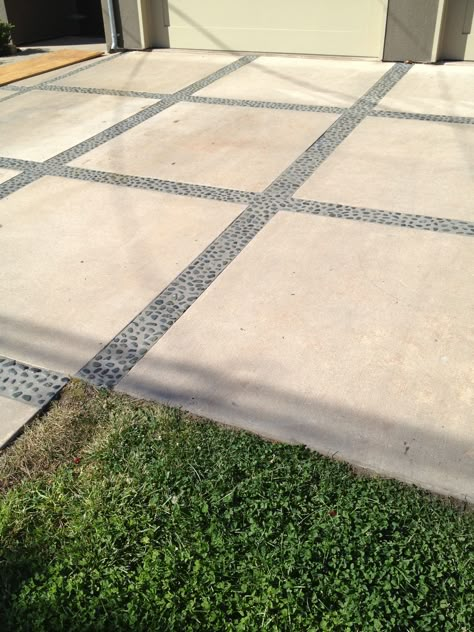 Driveway idea                                                                                                                                                                                 More Modern Driveway, Driveway Ideas, Concrete Patio Designs, Concrete Patios, Driveway Paving, Driveway Design, Driveway Landscaping, Farmhouse Landscaping, Concrete Driveways