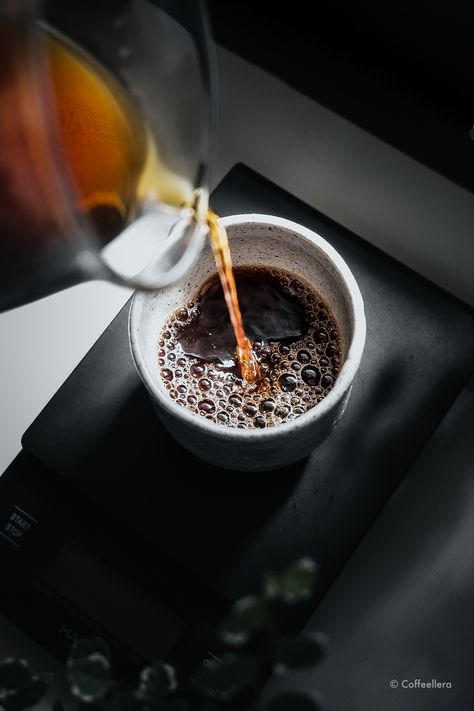 Coffee Professional Photography, Coffee Art Direction Photography, Coffee Shop Instagram Pictures, Drinking Coffee Photography, Coffee Photography Instagram, Coffee Photography Aesthetic, Coffee Product Photography, Cafe Shoot, Coffee Shoot