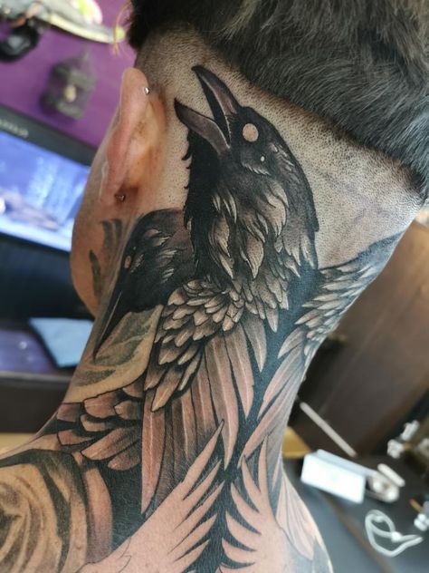 Crow Tattoo Neck, Raven Head Tattoo, Raven Neck Tattoo, Crow Head Tattoo, Kneck Tattoos, Armpit Tattoo, Chaos Tattoo, Raven Head, Story Tattoo