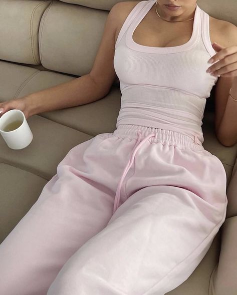 Loungewear Summer Outfits, 90s Comfy Outfits, Comfy Outfits Pink, Soft Pink Outfits Aesthetic, Lounge Wear Outfit Ideas, Pink Tank Top Outfit, Lounge Wear Aesthetic, Loungewear Aesthetic, Amazon Clothing Finds