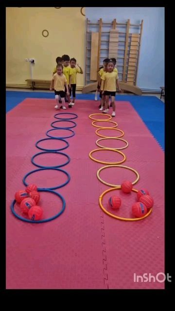 Preschool Gym, Physical Activities For Toddlers, Games Kindergarten, Team Work, Kindergarten Classroom, Physical Activities, Teamwork, Toddler Activities, Kindergarten