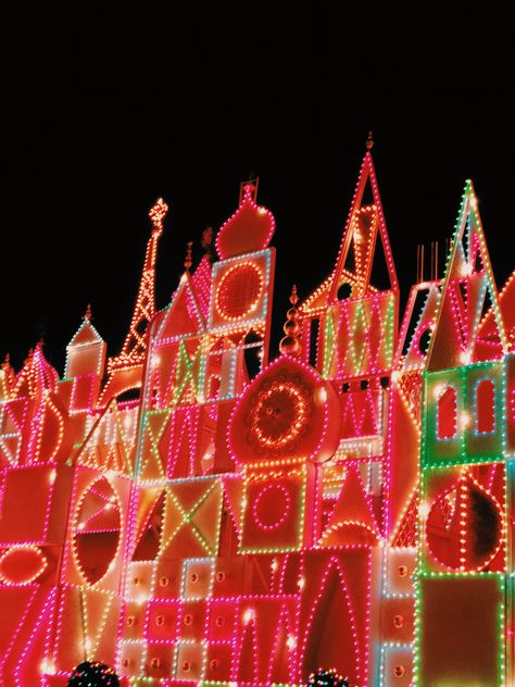 It’s A Small World Holiday Its A Small World, Disneyland Photography, It’s A Small World, Disney Photo Ideas, Disney World Pictures, It's A Small World, Holiday 2024, Christmas Pics, Disney Side