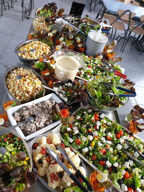 Mediterranean Buffet, Catering Salad, Buffet Party Ideas, Summer Buffet, Catering Meals, Salad Buffet, Buffet Catering, Buffet Party, Salad Lunch