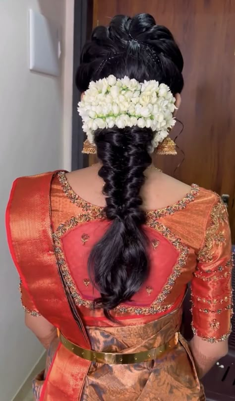 Open Hair For Saree, Engagement Hairdo Indian, Reception Hairstyles Indian For Mom, Traditional Hair Styles For Saree, Hairstyle For Pooja Function, Simple Hairstyle For Silk Saree, Engagement Hairstyles Indian Front Look, Braided Hairstyles For Indian Wedding, Saree Hairstyles With Flowers