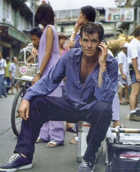 Pierce Brosnan 007, Tomorrow Never Dies, James Bond Style, Pierce Brosnan, Ideal Man, Mens Outfit Inspiration, Elegante Casual, Men Fashion Casual Outfits, Fashion Fits