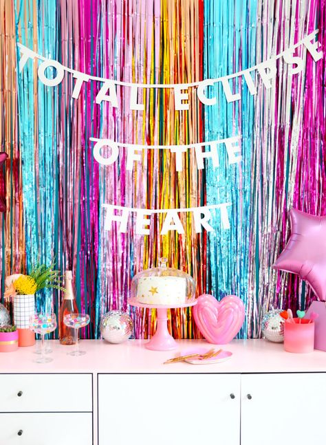 How to make an easy fringe backdrop - A Kailo Chic Life Easy Fringe, Fringe Ideas, Jesus Camp, Gin Party, Auction Themes, Marriage Conference, Photoshoot Set, Total Eclipse Of The Heart, Diy Holiday Party