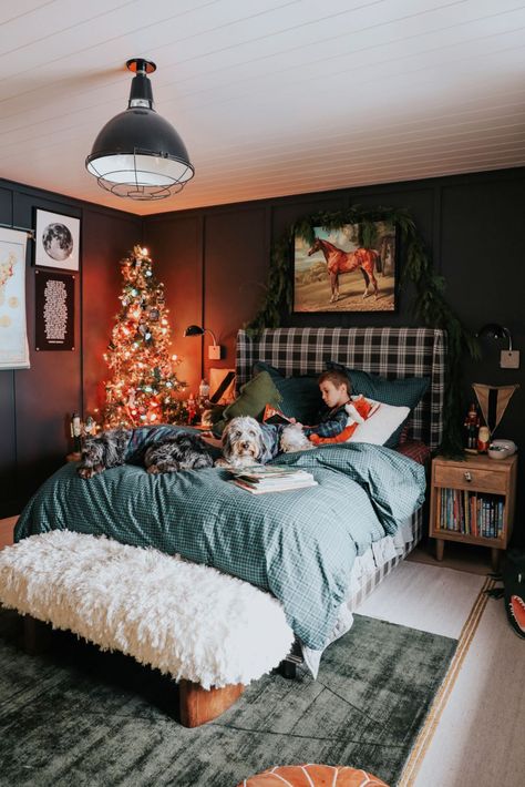 You know the classic Christmas book that reads “the children were nestled all snug in their beds?” well, every year we like to swap out Finn’s bedding for December, in hopes he wants to sleep in his cozy Christmas bed. Sharing the changes we made to Finn’s bedroom for the holiday season. Also sharing some fun winter, holiday looks we added to two other current beds. Kids Christmas Bedding, Holiday Bedding, Winter Decorating Ideas, Gingham Sheets, Bedroom 2023, Nesting With Grace, Holiday Bedroom, School House Lighting, Plaid Bedding