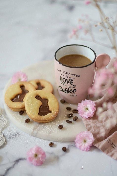 Spring Flatlay, Affogato Coffee, Coffee Muffins, Cup Photo, Iced Coffee Recipe, Spring Coffee, Easter Desserts Recipes, Flowers Coffee, Spring Cookies