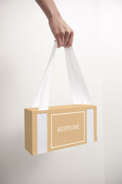 Hang Bag Design & 3D Mockup for Brand Bag Box Packaging Design, Big Packaging Design, Paper Bag Design Branding, Bag Packaging Ideas, Packaging Bag Design, Box Bag Packaging, Shoe Box Design, Hang Bag, Shopping Bag Design