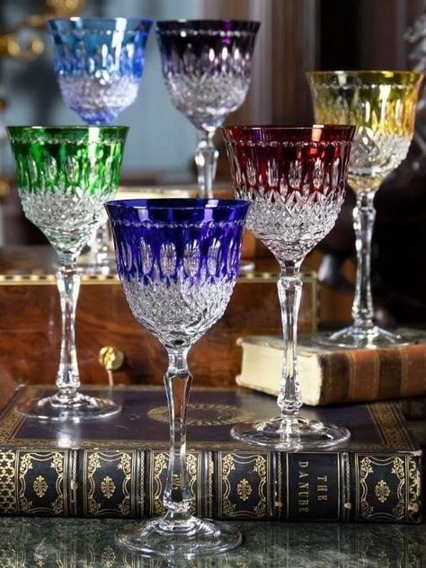 Antique Wine Glass, Crystal Glassware Antiques, Vintage Furniture Design, Cobalt Blue Vase, Table Manners, Crystal Stemware, Crystal Wine Glasses, Luxury Dinnerware, Crystal Glasses