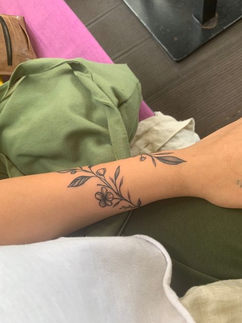 Outer Wrist Tattoo, Side Of Wrist Tattoo, Side Wrist Tattoos, Tattoo Flowers, Botanical Tattoo, Wrist Tattoo, Flowers Plants, Tattoo Idea, Tattoo Styles