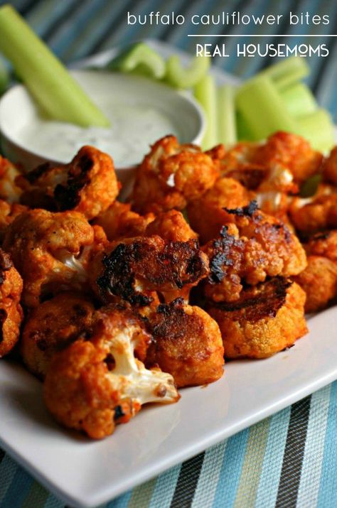 Buffalo Cauliflower Bites are one spicy (and secretly healthy) appetizer, perfect for game day! Buffalo Cauliflower Recipes, Buffalo Cauliflower Bites, Spicy Appetizers, Healthy Appetizer, Cauliflower Wings, Buffalo Cauliflower, Cauliflower Bites, Healthy Appetizers, Cauliflower Recipes