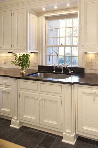 kitchen design ideas Over Kitchen Sink, Above Kitchen Sink, Kitchen Sink Lighting, Kitchen Sink Window, Kitchen Window Design, Sink Lights, Kitchen Lighting Fixtures, Trendy Kitchen, Kitchen Redo