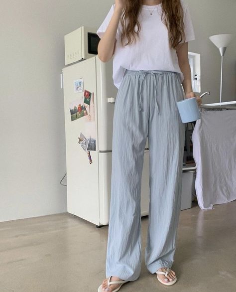 Home Outfits Korean, Comfy Home Outfits Aesthetic, Korean Casual Home Outfit, Outfit Dirumah, Ootd Dirumah, Korean Home Outfit, Colorful Style Outfits, Korean Home Wear, Casual Home Outfits