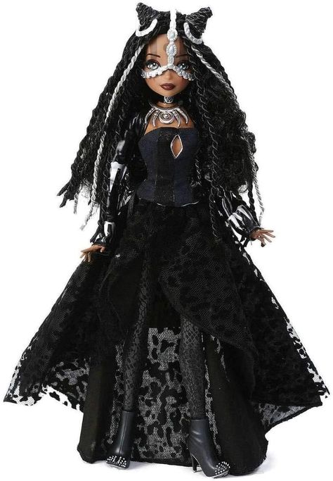 Amazon.com: Marvel Black Panther Inspired 'Fan Girl' Action Figure Doll by Madame Alexander 13.5 inch (Silver) : Toys & Games Black Panther 1, Marvel Collection, Victorian Fashion Dresses, Black Dolls, Black Panther Marvel, Fan Girl, Doll Shop, Black Doll, Madame Alexander